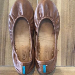 Tieks- chestnut brown size 6